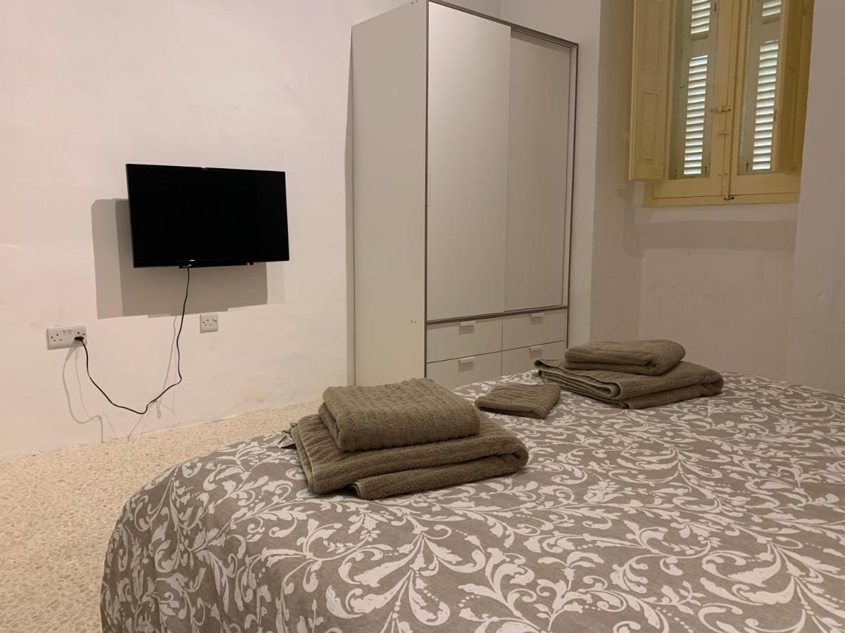 4 Bedroom Apartment In Sliema Near The Sea Buitenkant foto